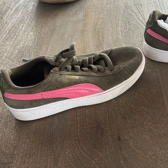 - Puma Vikky Platform Sneakers (38.5) US 8 - Picture 5 of 7